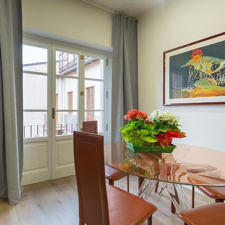 Stunning & Luxurious 1Br Apt 1 Min Walk By Duomo ฟลอเรนซ์ ภายนอก รูปภาพ