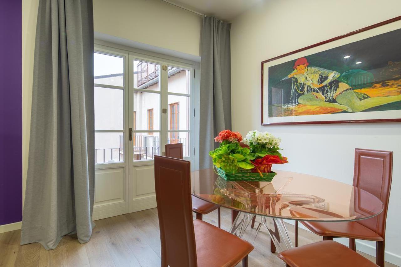 Stunning & Luxurious 1Br Apt 1 Min Walk By Duomo ฟลอเรนซ์ ภายนอก รูปภาพ