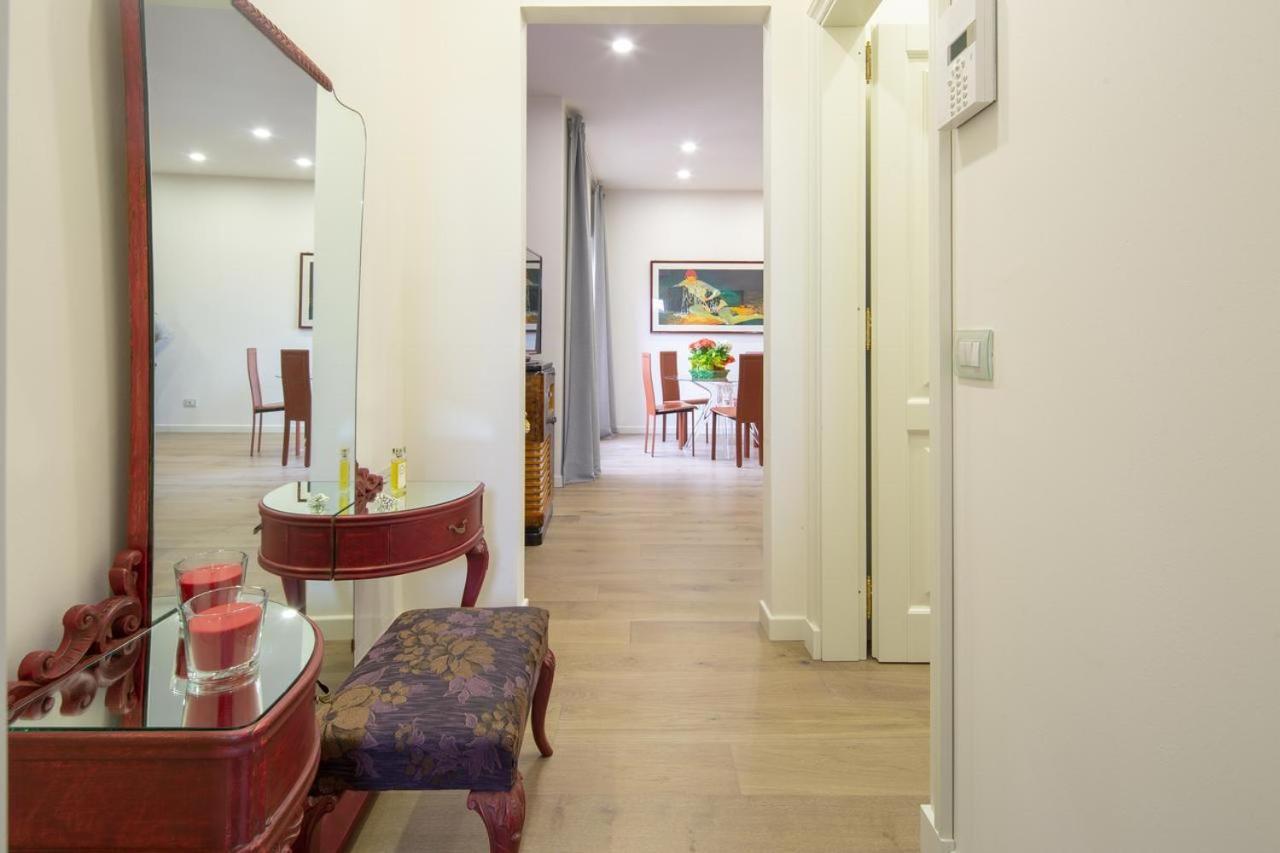 Stunning & Luxurious 1Br Apt 1 Min Walk By Duomo ฟลอเรนซ์ ภายนอก รูปภาพ