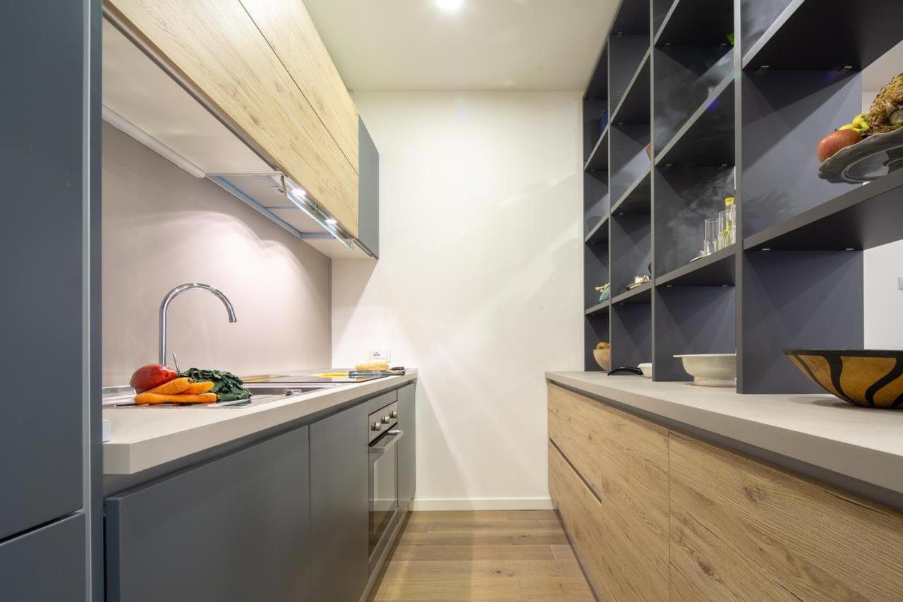 Stunning & Luxurious 1Br Apt 1 Min Walk By Duomo ฟลอเรนซ์ ภายนอก รูปภาพ