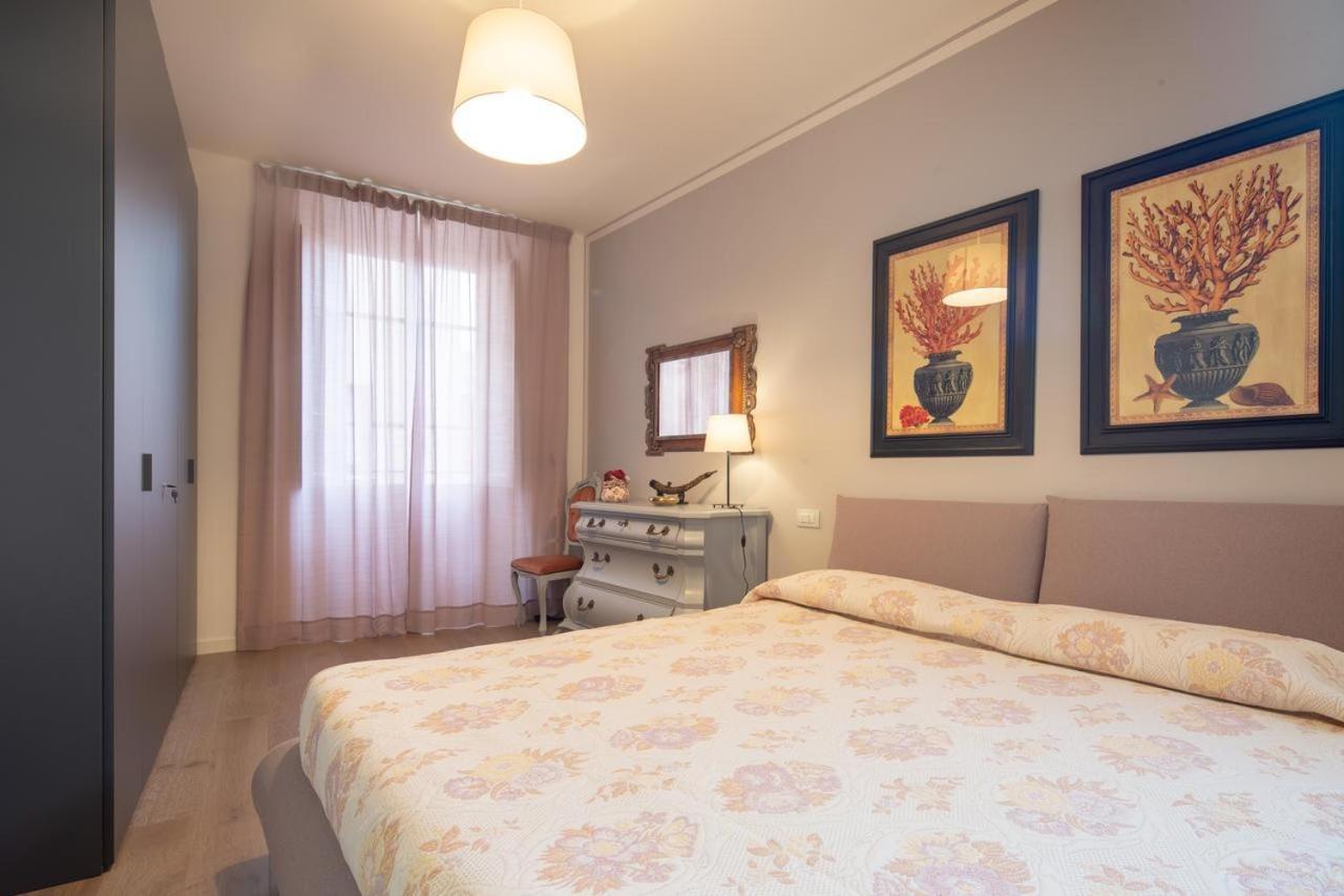 Stunning & Luxurious 1Br Apt 1 Min Walk By Duomo ฟลอเรนซ์ ภายนอก รูปภาพ