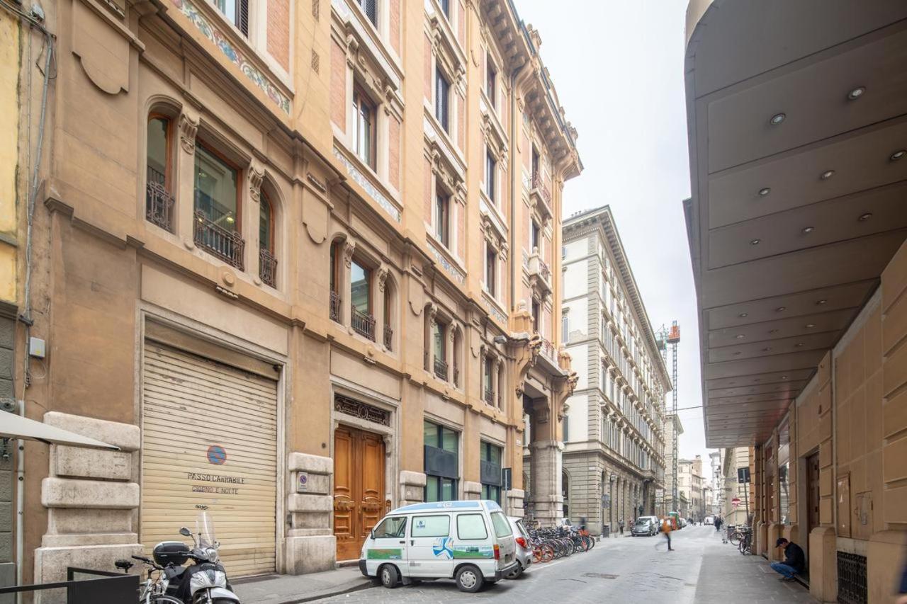 Stunning & Luxurious 1Br Apt 1 Min Walk By Duomo ฟลอเรนซ์ ภายนอก รูปภาพ